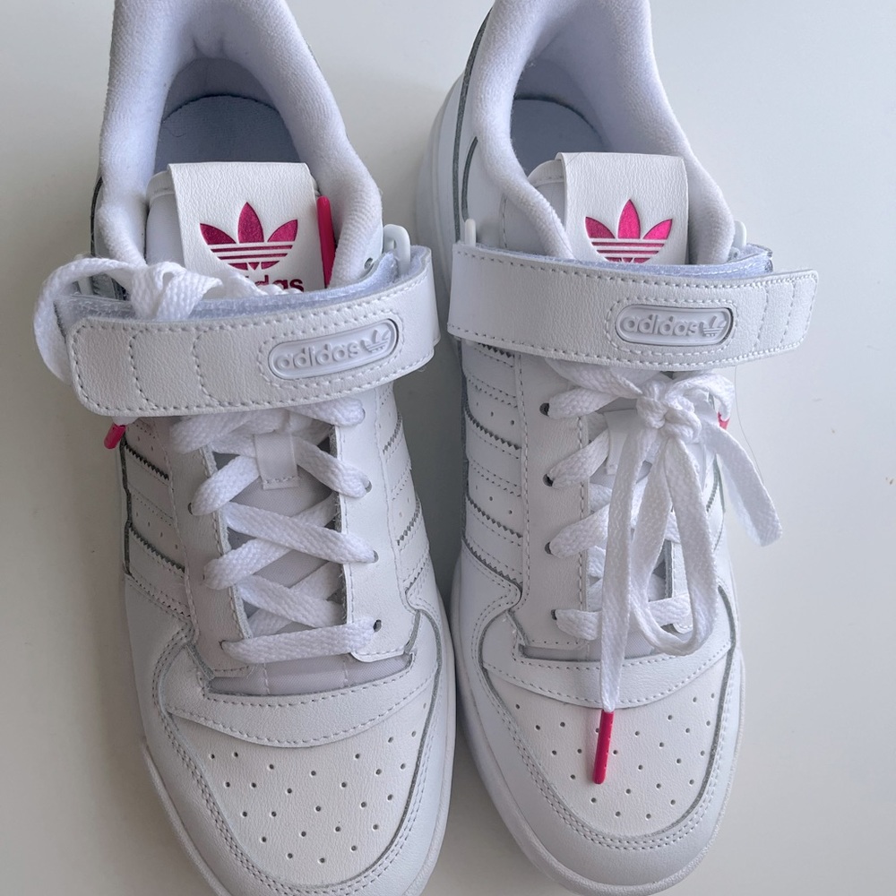 Adidas Sneaker - Brand New - Women’s Size 10